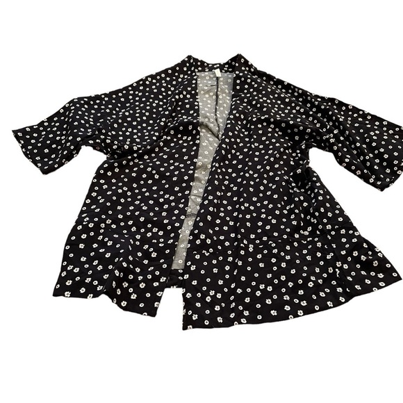 Ripzone Daisy Floral Cardigan\Kimono - Size Medium NWT - Picture 7 of 14